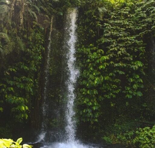 SESERE-WATERFALL-LOMBOK-1012-512×768